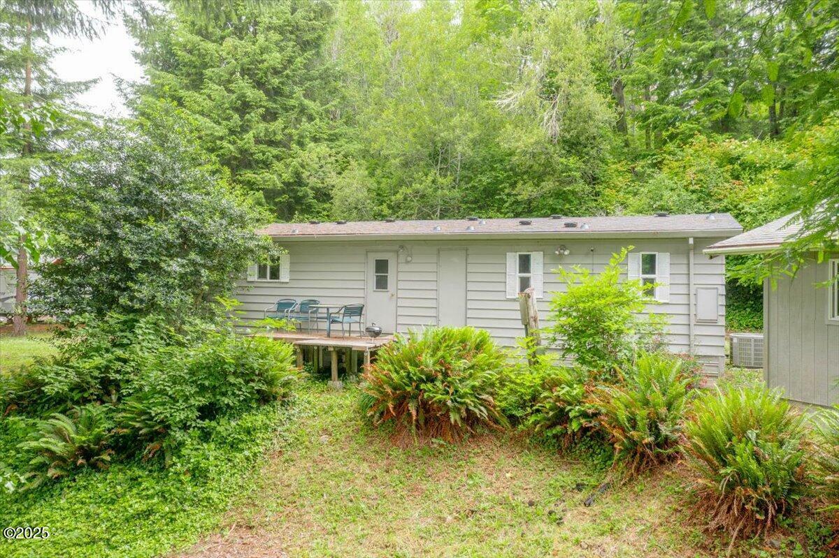 Property Photo: 41 N Echo Mountain Road OR 97368
