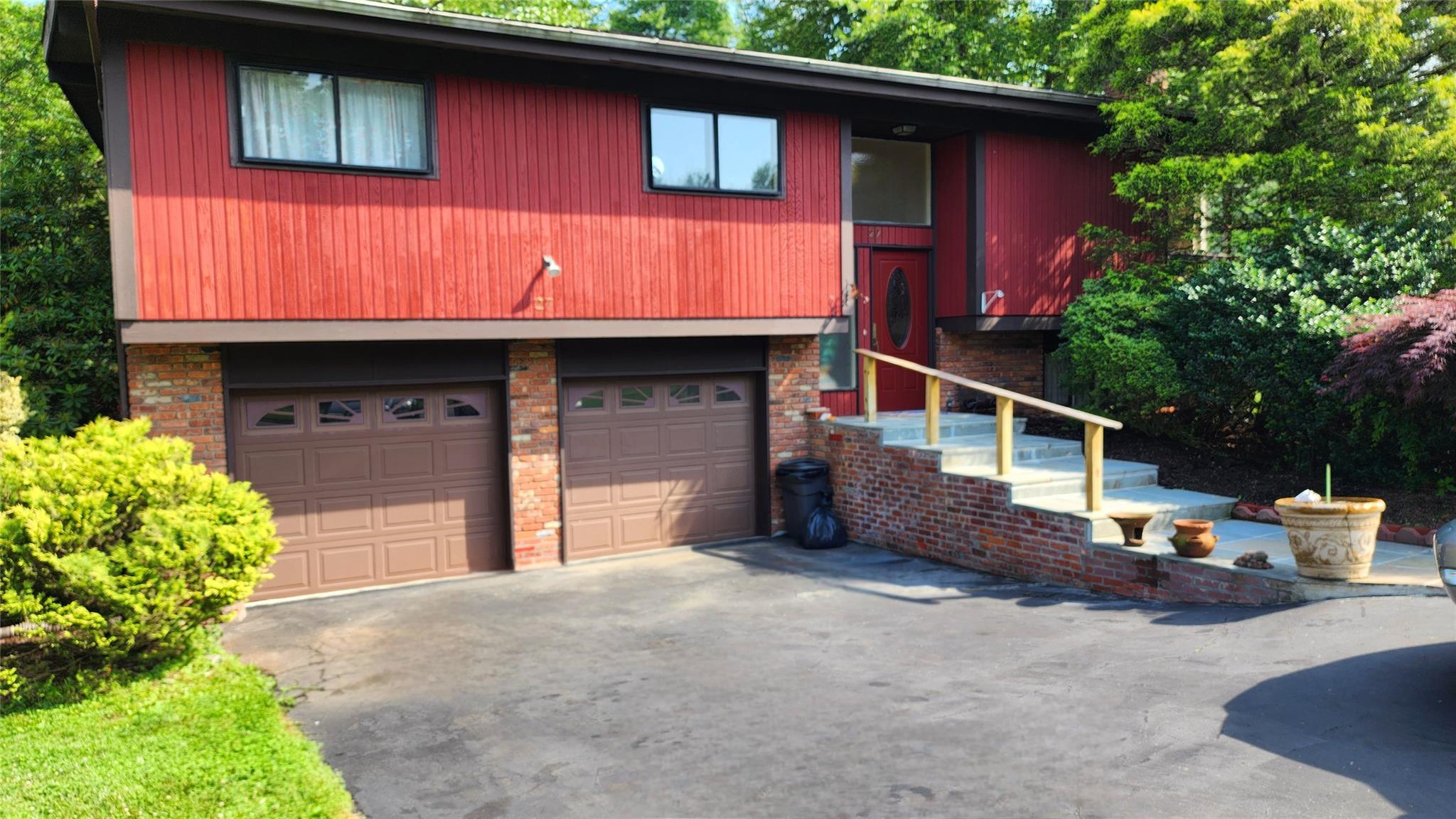 Property Photo: 27 Maiden Lane NY 10956