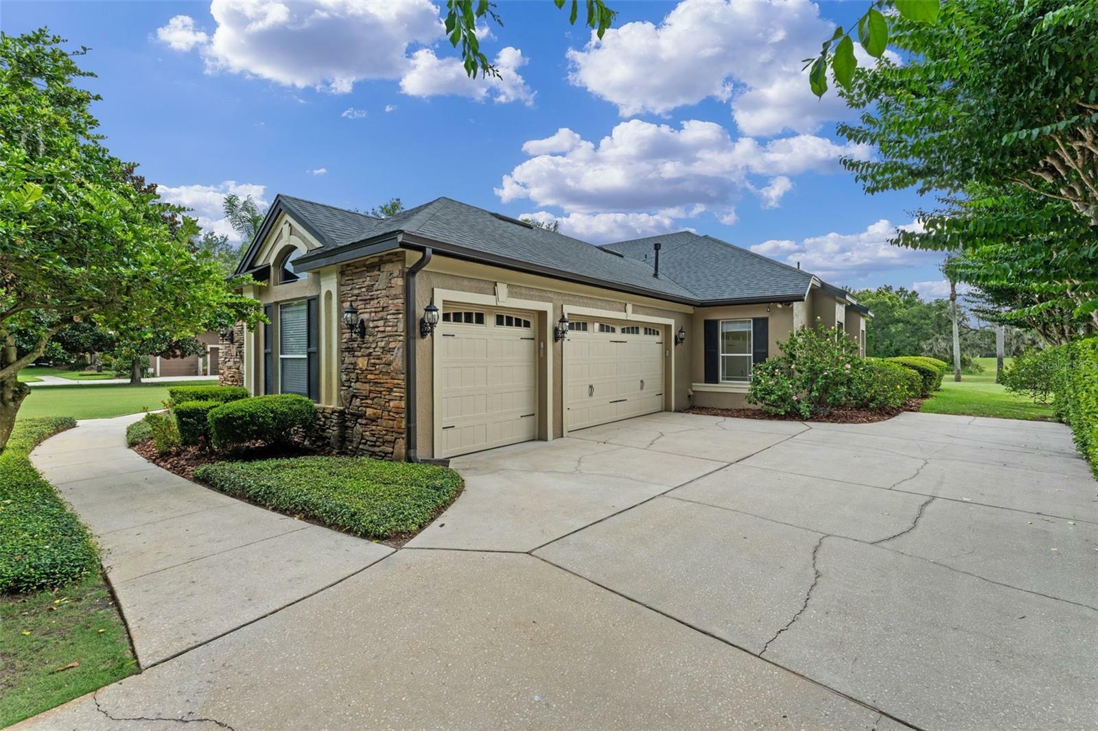 Property Photo: 1224 Northern Way FL 32708