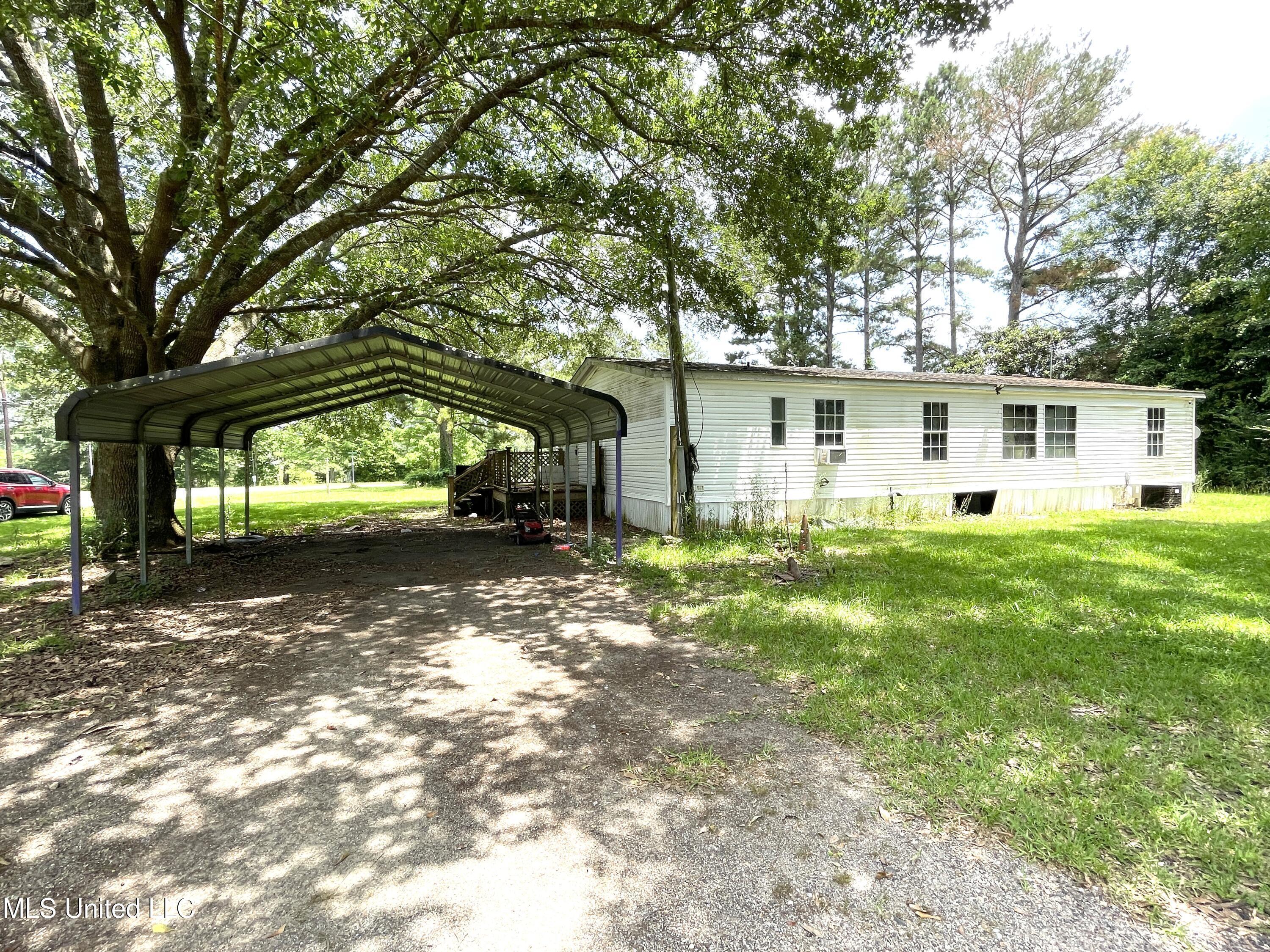 Property Photo:  9 W Ridge Lane  MS 39426 