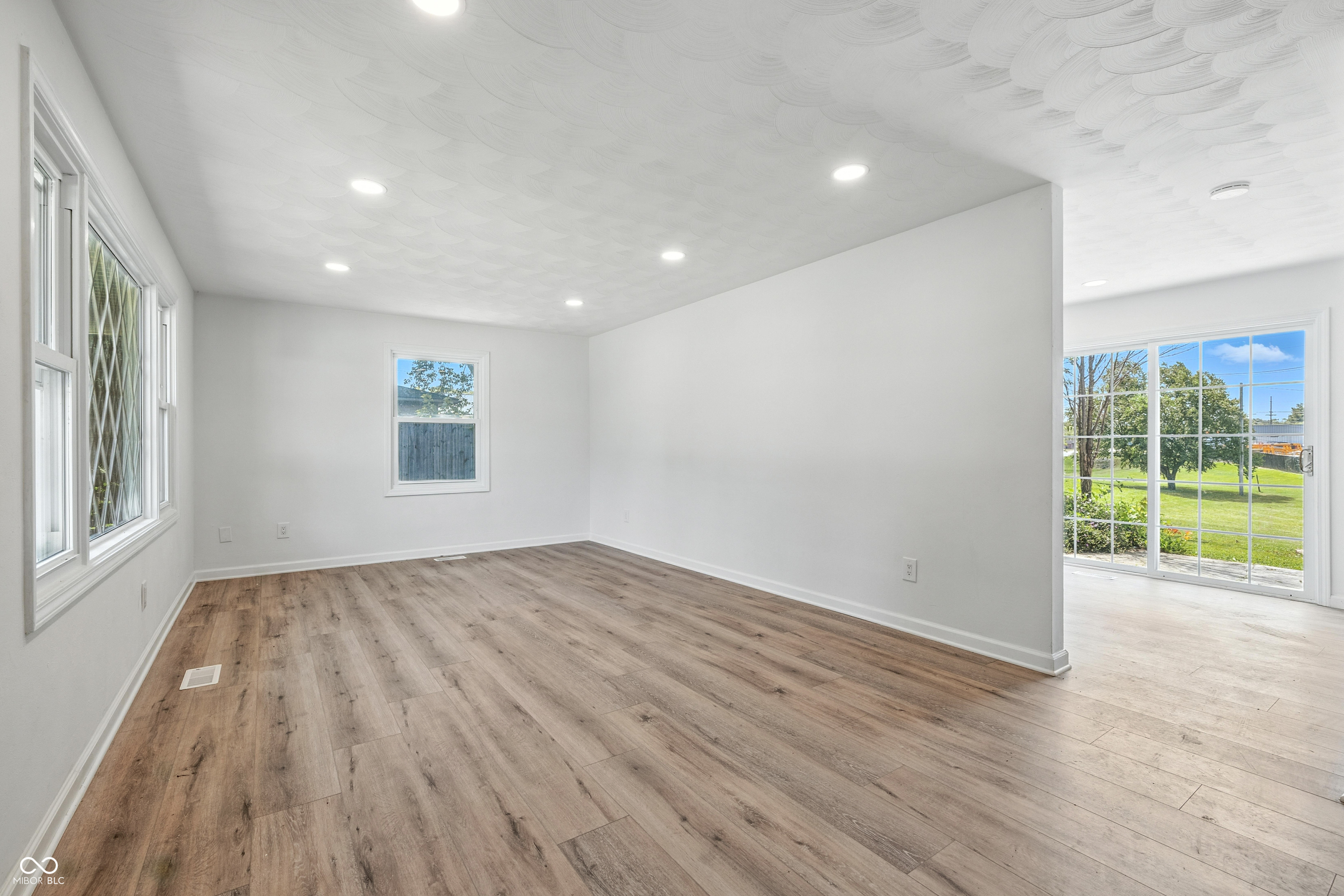 Property Photo: 1011 Robin Drive IN 46013