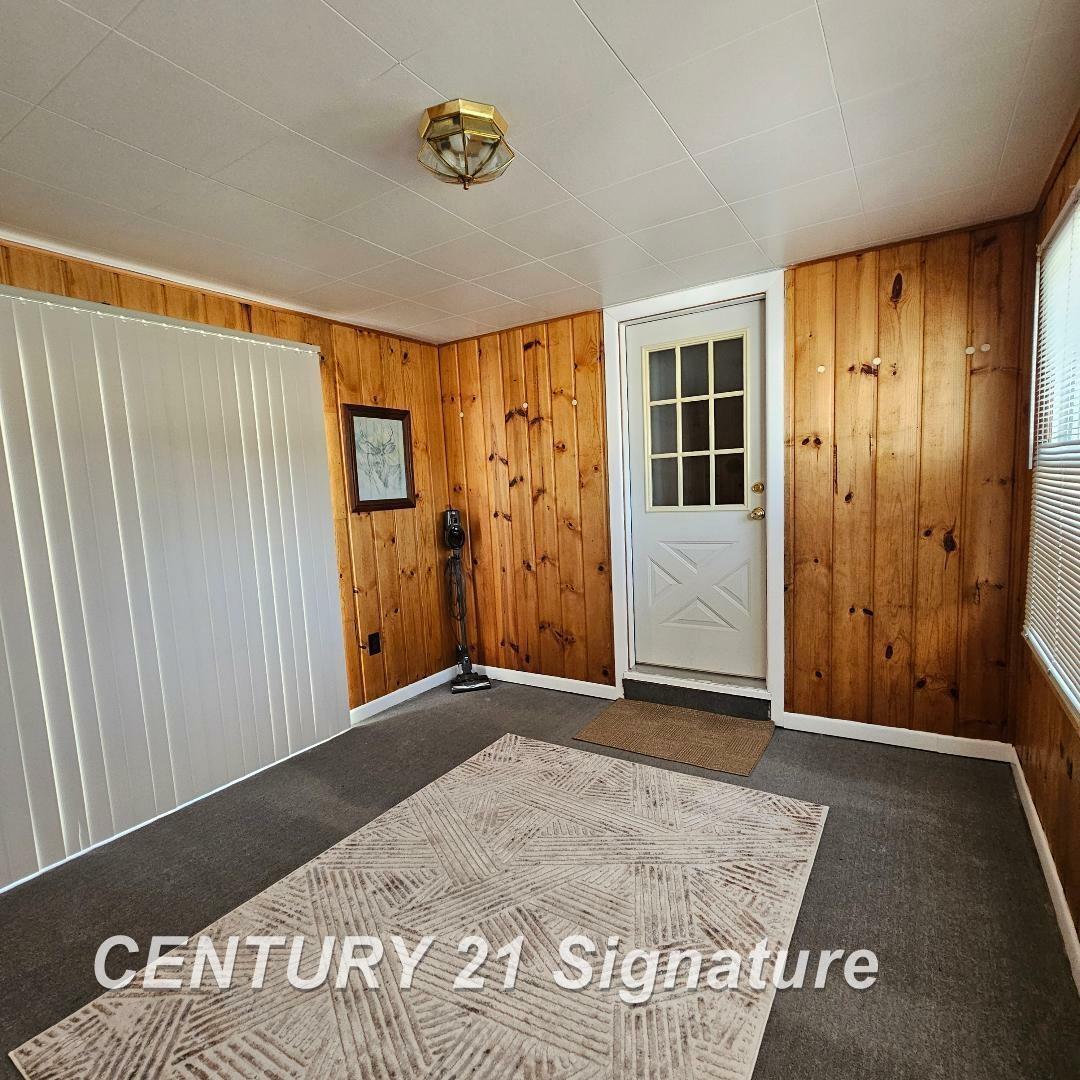 Property Photo: 506 Meadowlawn Street MI 48604