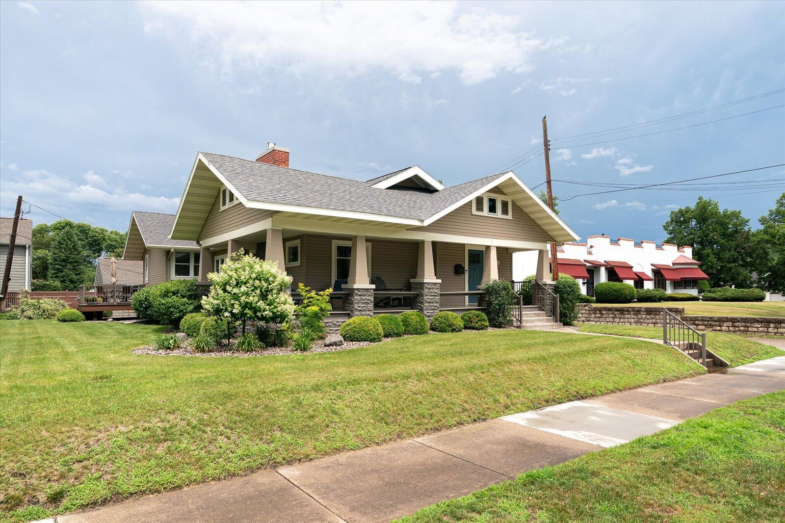 Property Photo:  2411 State St  WI 54601 