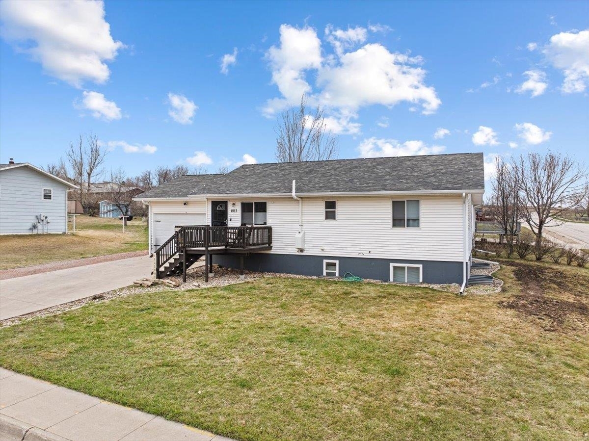 Property Photo: 807 S 32nd Street SD 57783