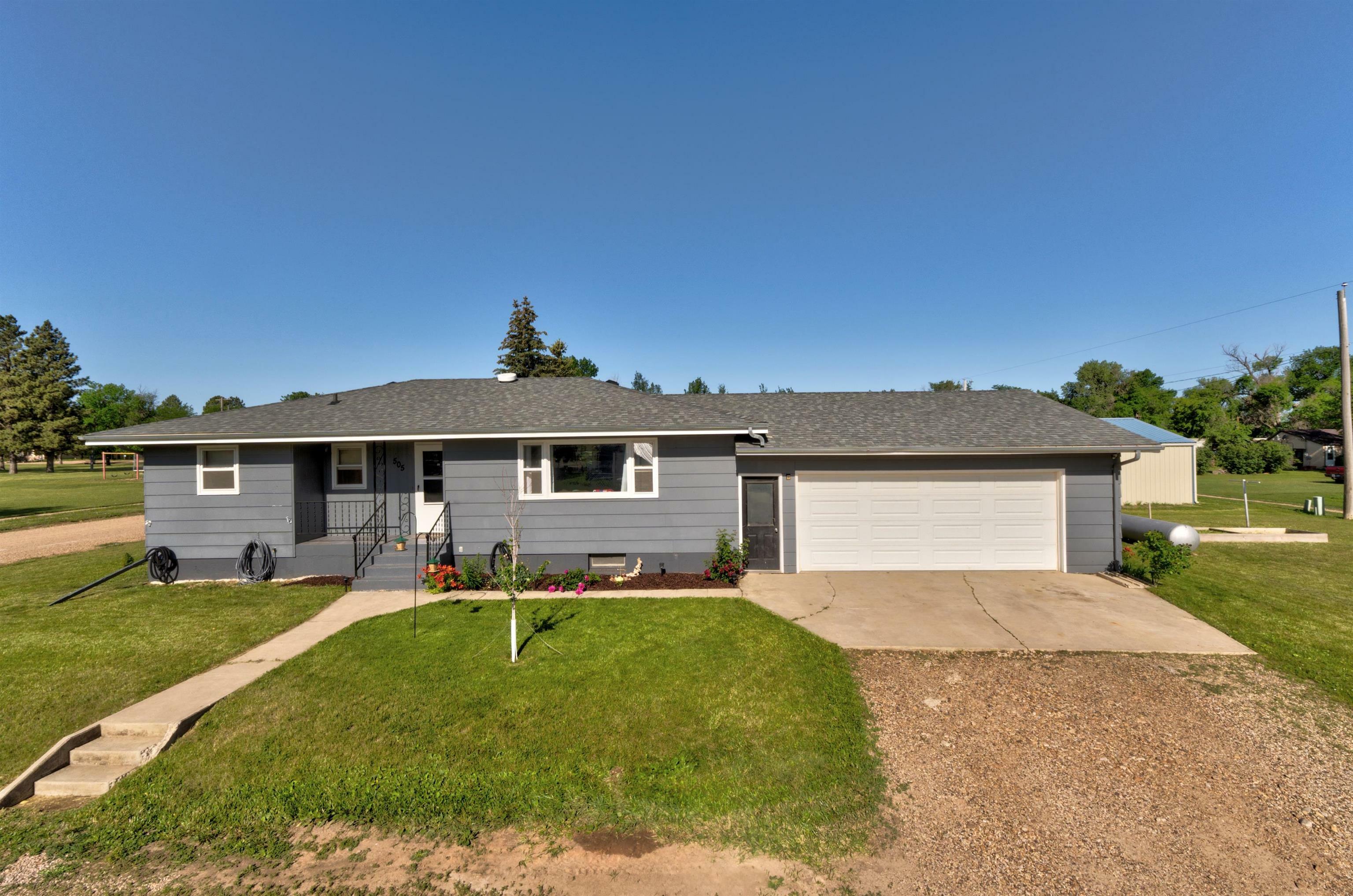 Property Photo: 505 Fisk Avenue SD 57760