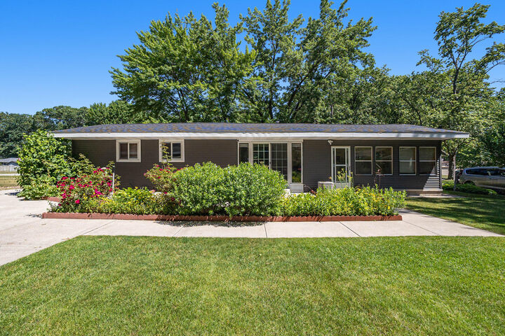 Property Photo:  15142 Echo Court  MI 49456 