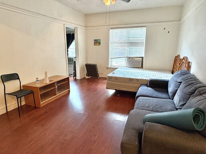 Property Photo: 6103 S Ingleside Avenue 1 IL 60637