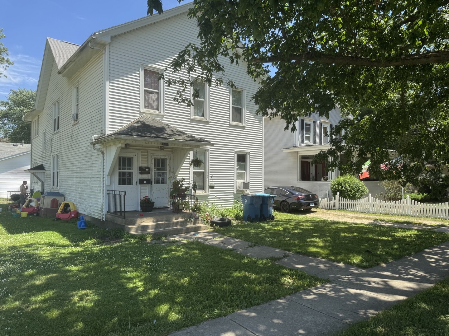 Property Photo:  611 13th Avenue  IL 61342 
