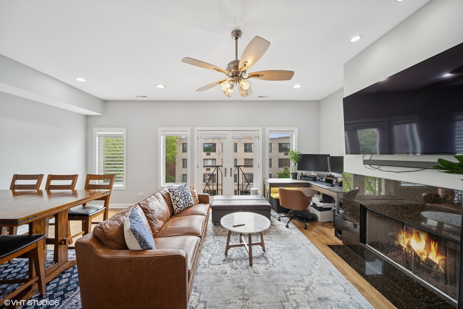 Property Photo:  6065 N Ridge Avenue 3  IL 60660 