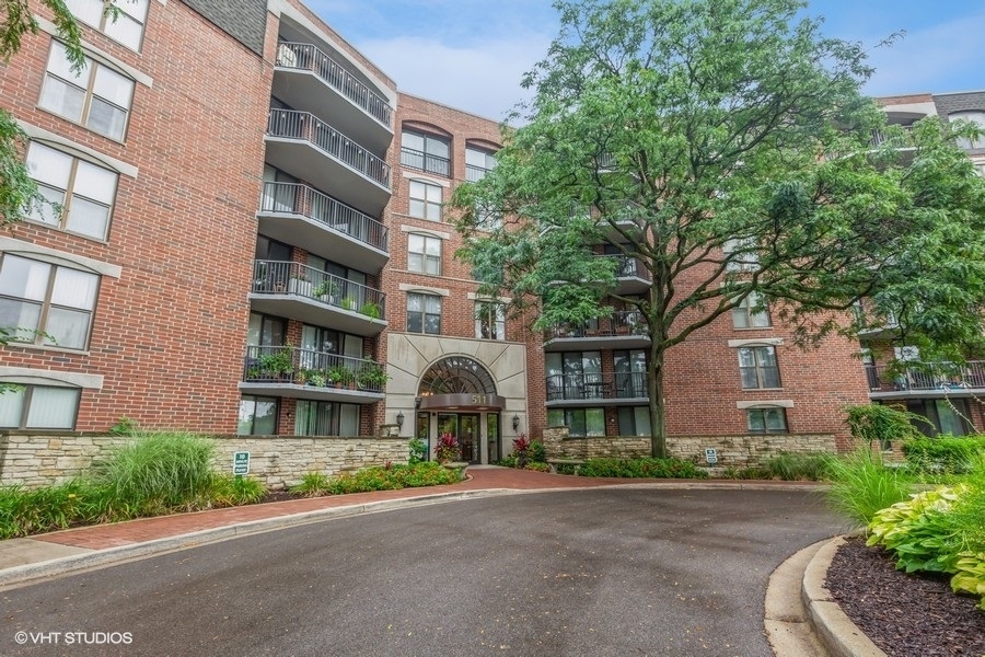 Property Photo: 511 Aurora Avenue 405 IL 60540