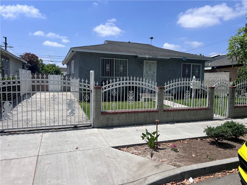Property Photo:  1222 E 103rd Street  CA 90002 