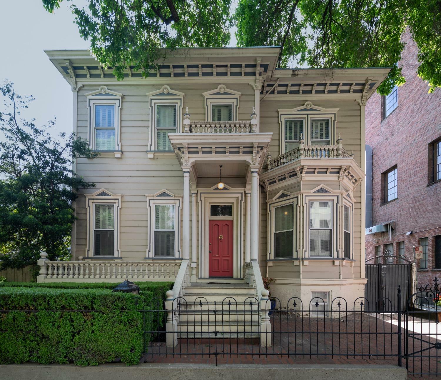 Property Photo: 915 11th Street CA 95814