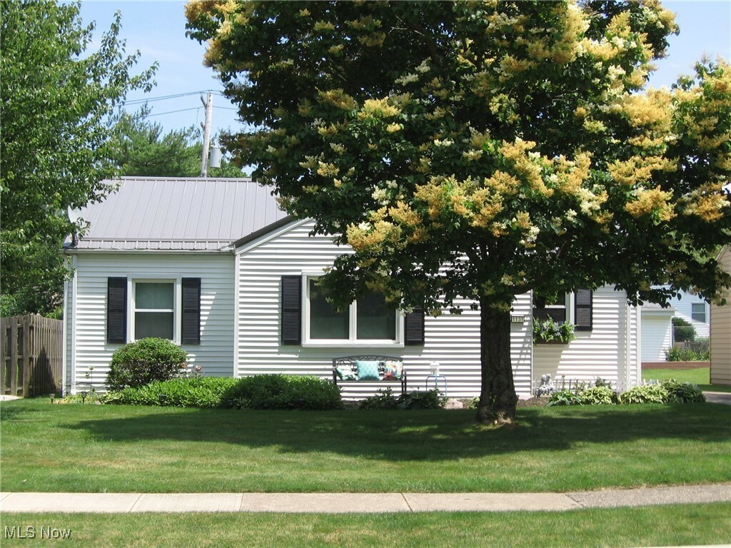 Property Photo: 1131 Commonwealth Avenue OH 44124
