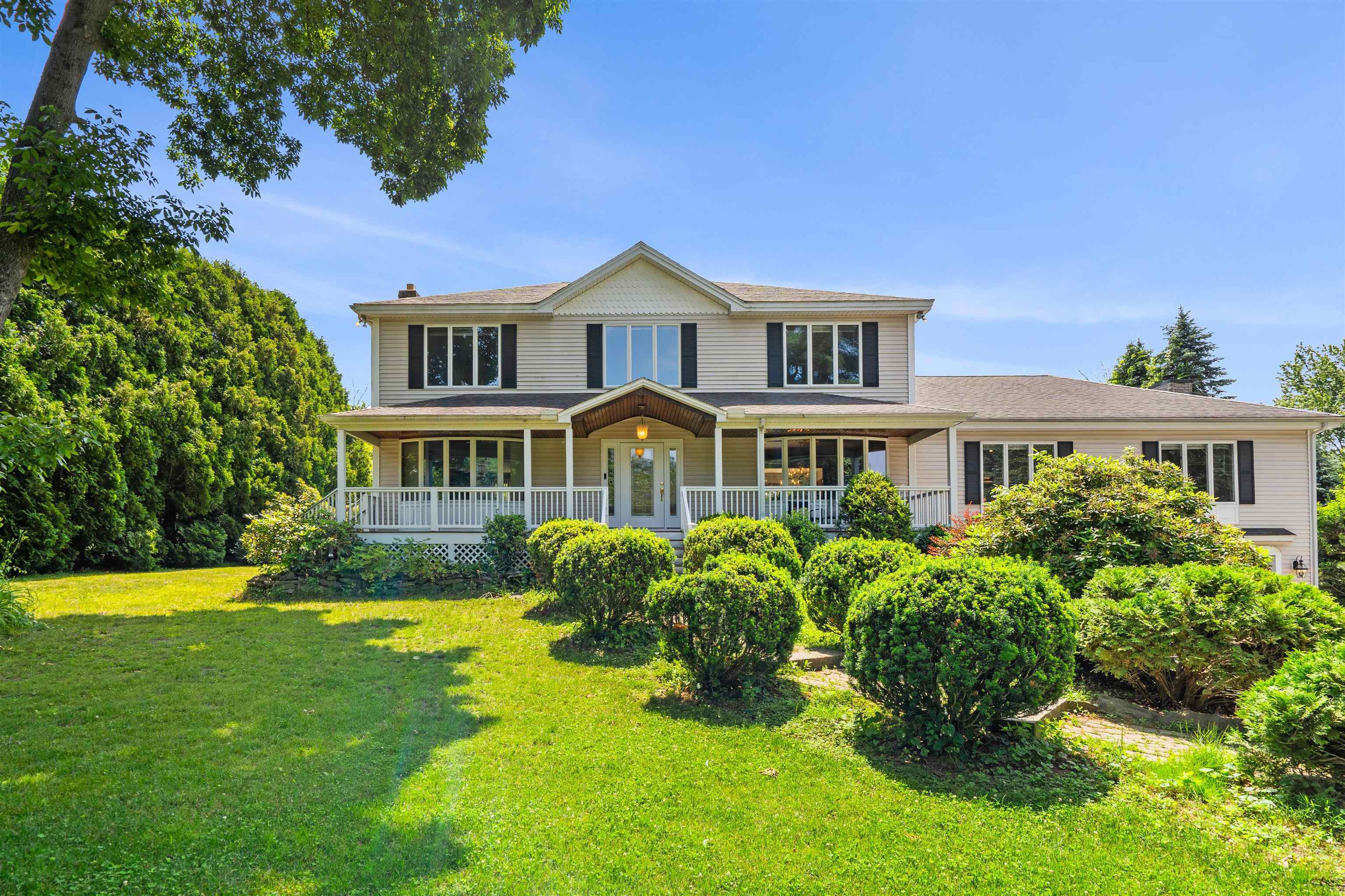 Property Photo: 10 Roy Drive NH 03051-3538