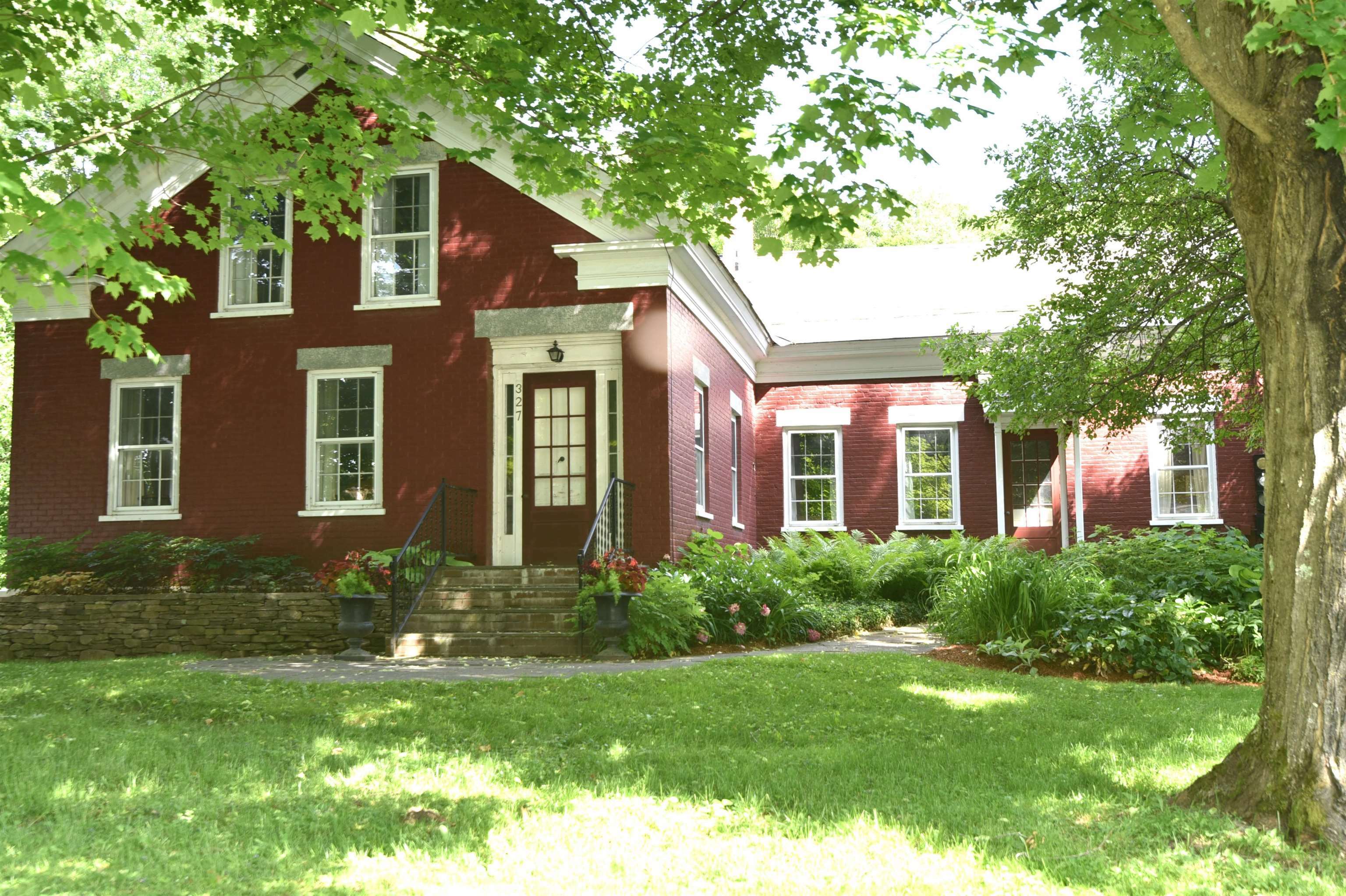 327 Browns Trace  Jericho VT 05465 photo