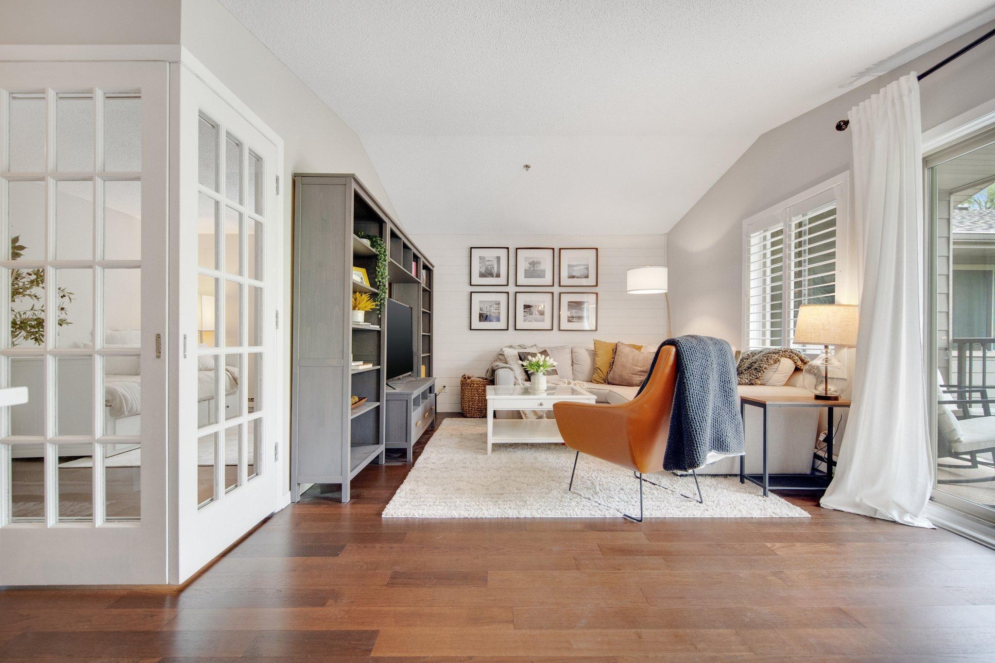 Property Photo: 2130 Ridge Drive 33 MN 55416