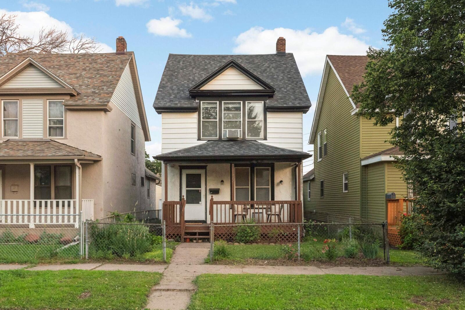 Property Photo: 464 Hopkins Street MN 55130