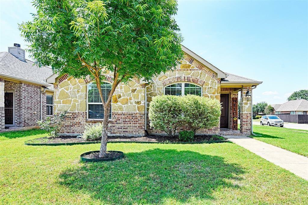 Property Photo: 9100 Wayne Street TX 76227
