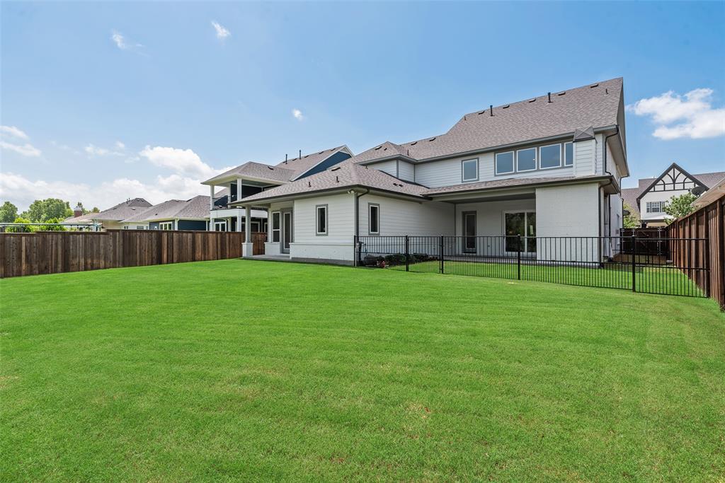 Property Photo:  2716 Majestic Avenue  TX 75071 