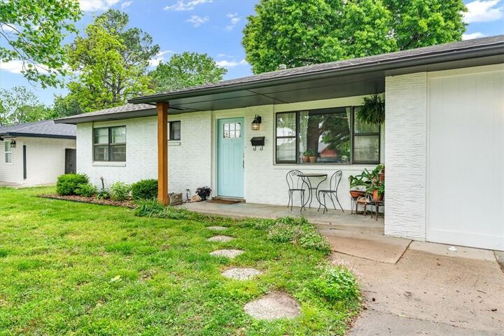 Property Photo:  1902 Melissa Lane  AR 72762 