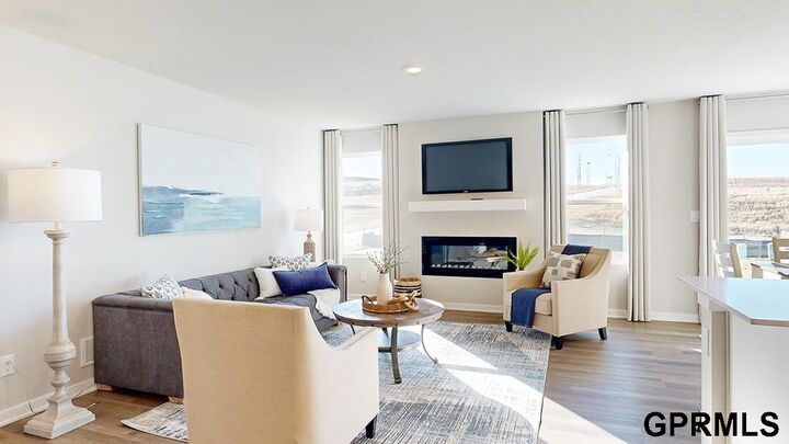 Property Photo:  5403 N 188 Street  NE 68022 