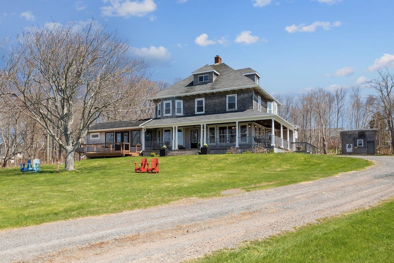 Property Photo: 21 Breakwater Street PE C0A 2B0