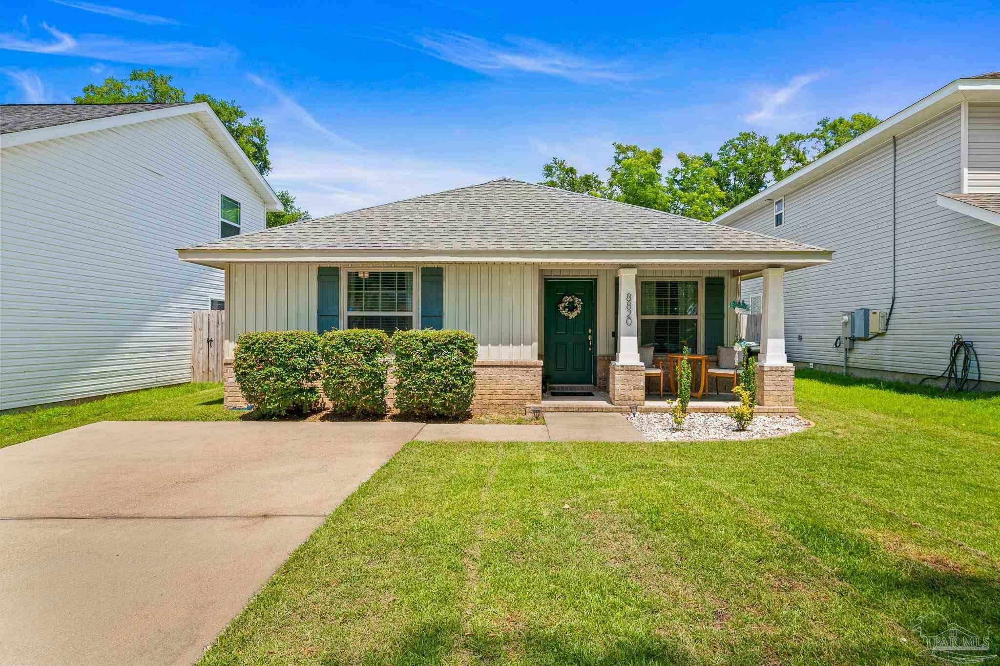 Property Photo:  8820 Smiley Ct  FL 32514 