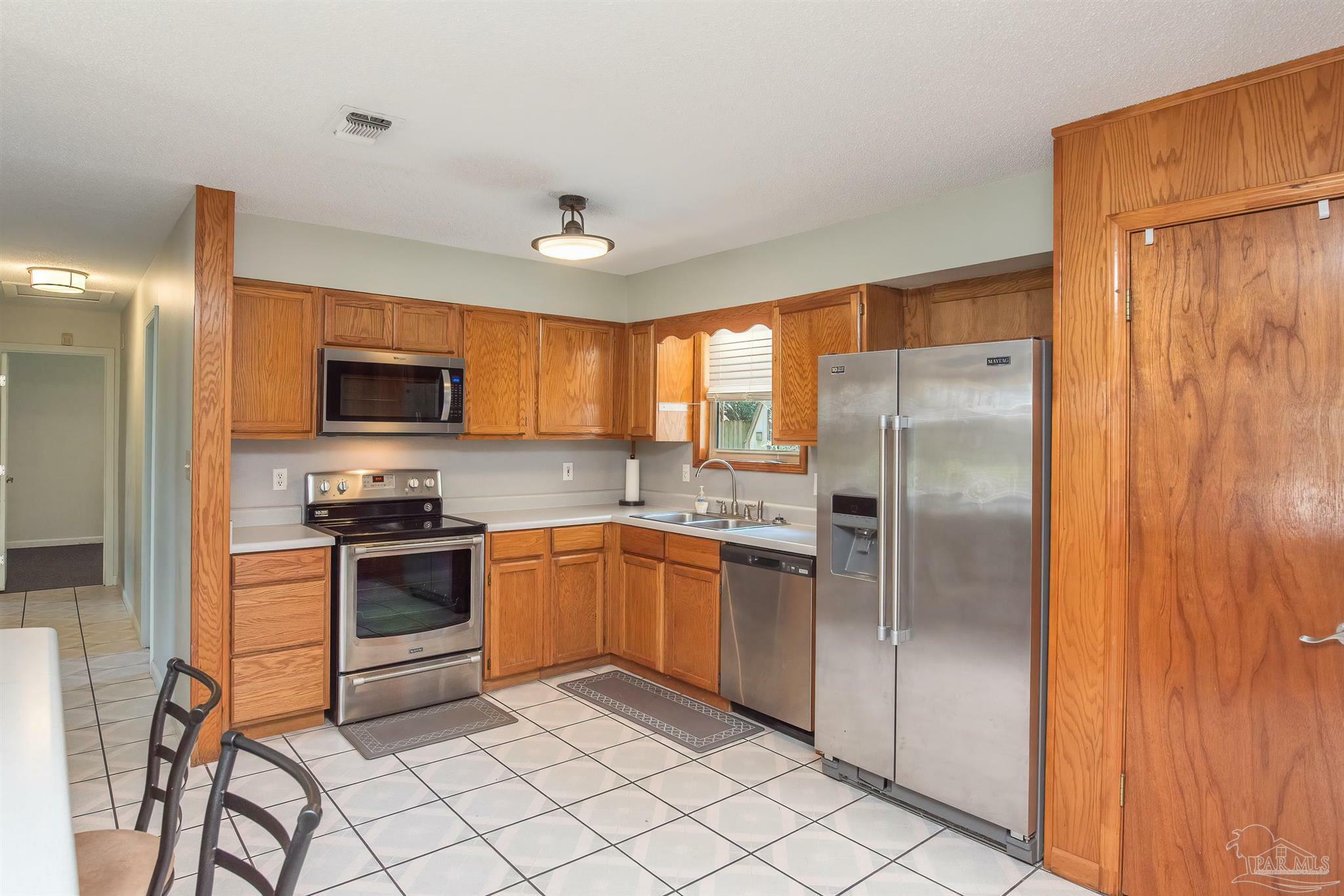 Property Photo: 7026 Balboa Dr FL 32526