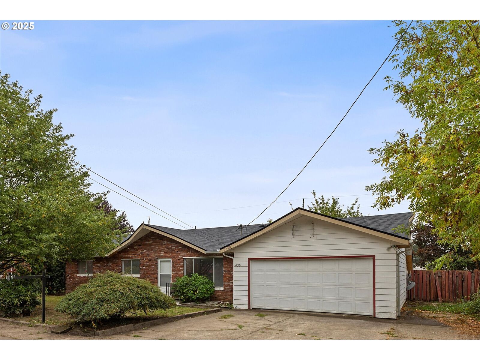 Property Photo: 435 5th St OR 97127