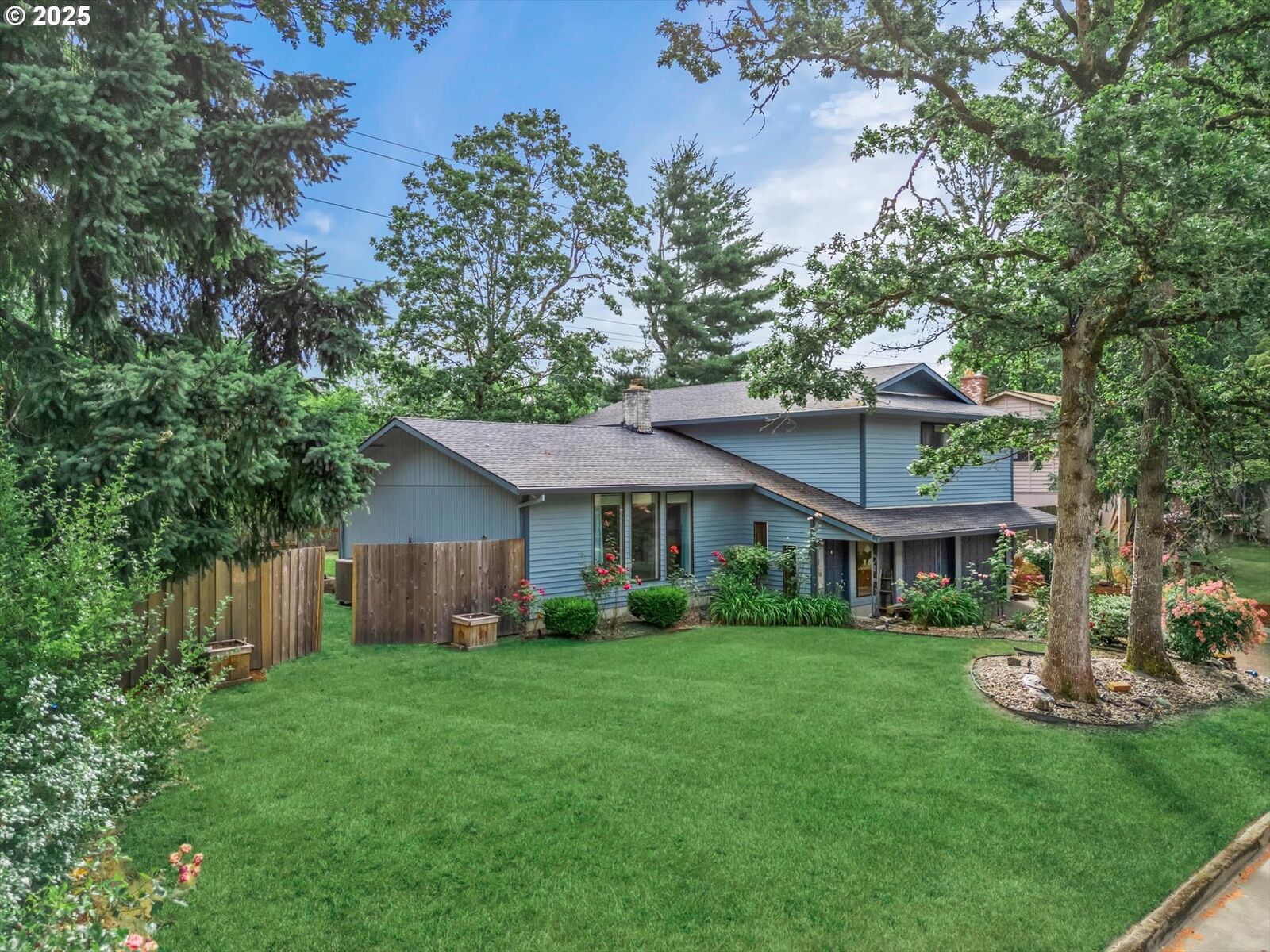 Property Photo:  16620 SE Ladd Ct  OR 97267 