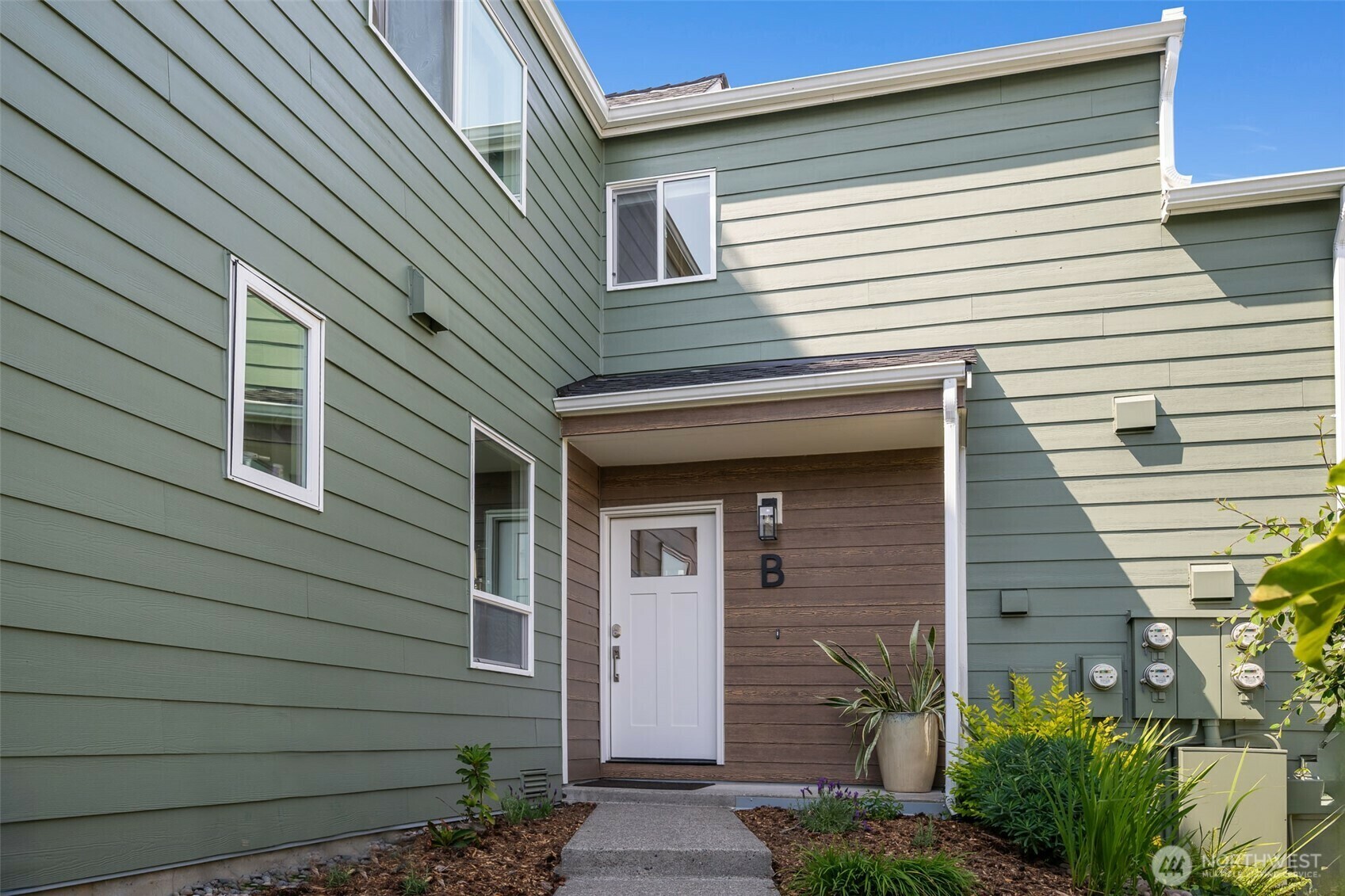 Property Photo: 8424 26th Avenue SW B WA 98106