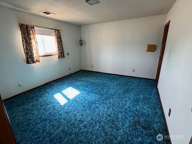 Property Photo: 16638 E Highway 124 WA 99361