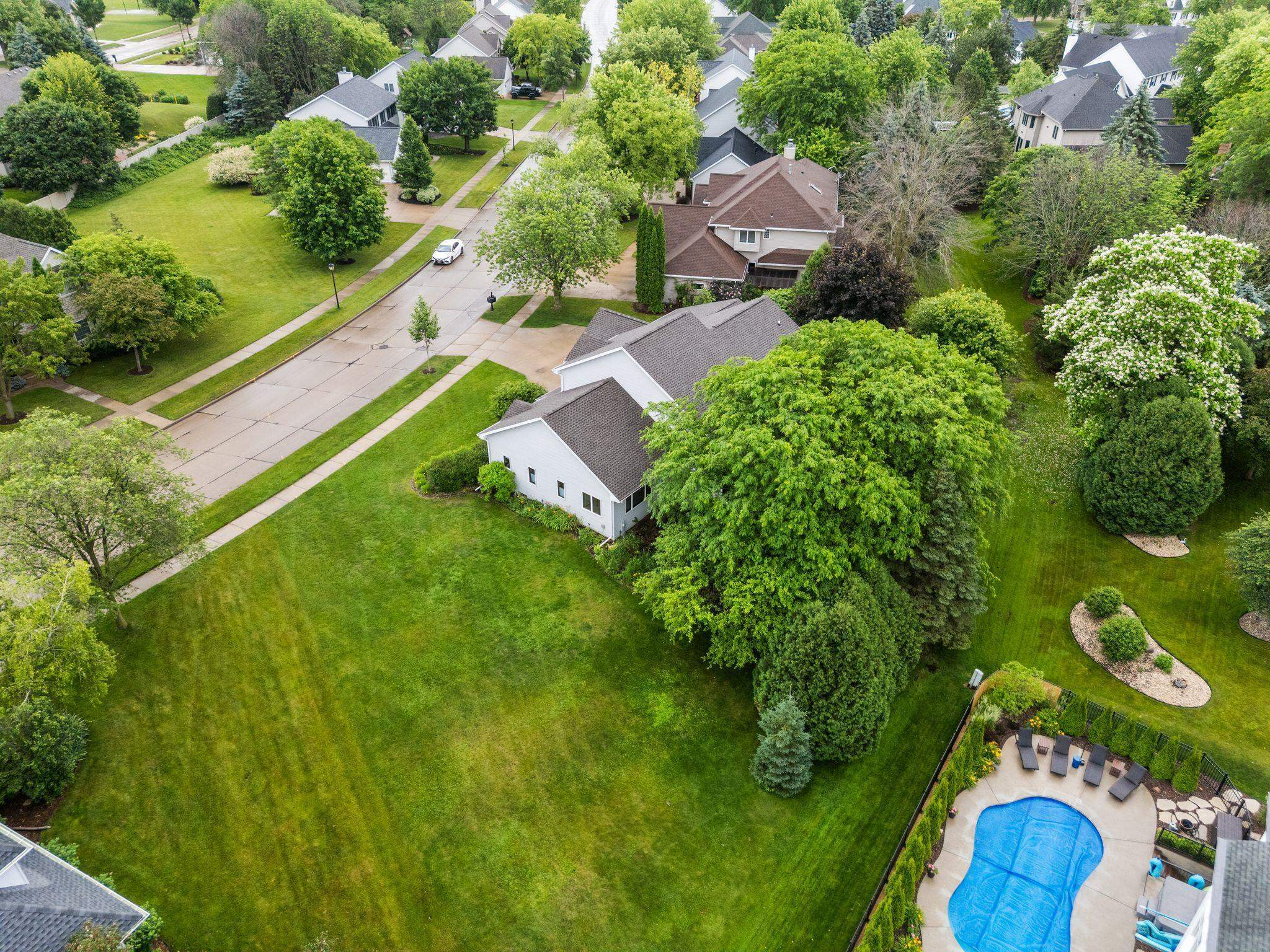 Property Photo: 301 E Wayfarer Lane WI 54913-6357