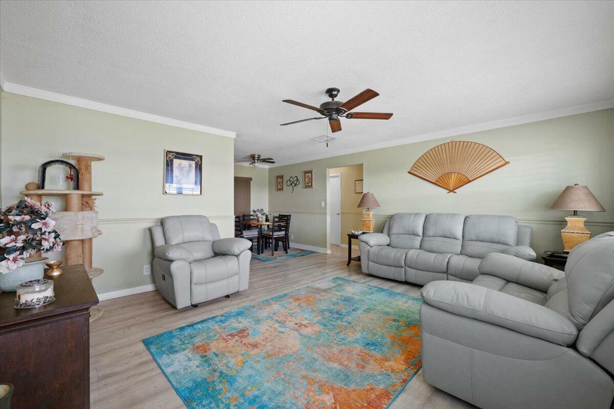 Property Photo: 907 SW 5th Court FL 33426