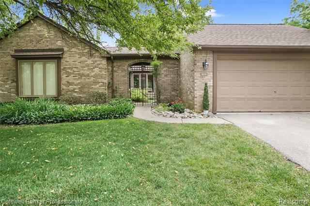 Property Photo: 30715 River Crossing Street MI 48025