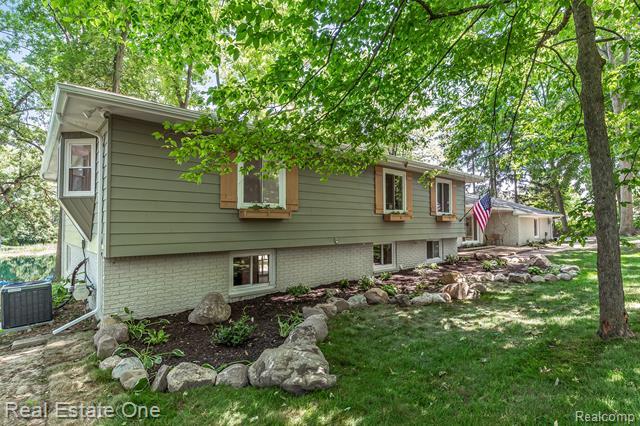 Property Photo: 396 Hickory Lane MI 48446