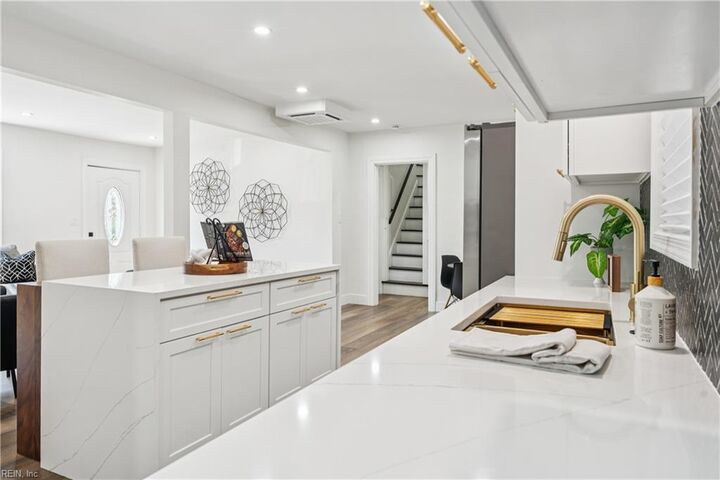 5509 Hampton Blvd  Norfolk VA 23508 photo