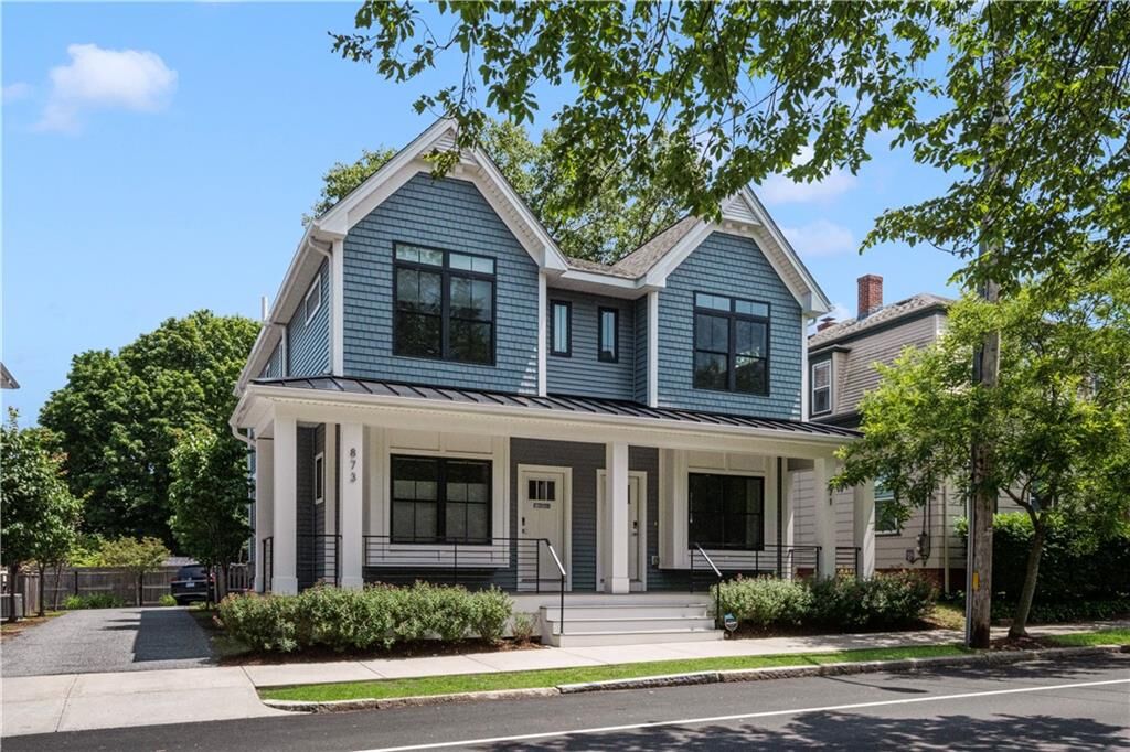 Property Photo: 871 Hope Street 4 RI 02906