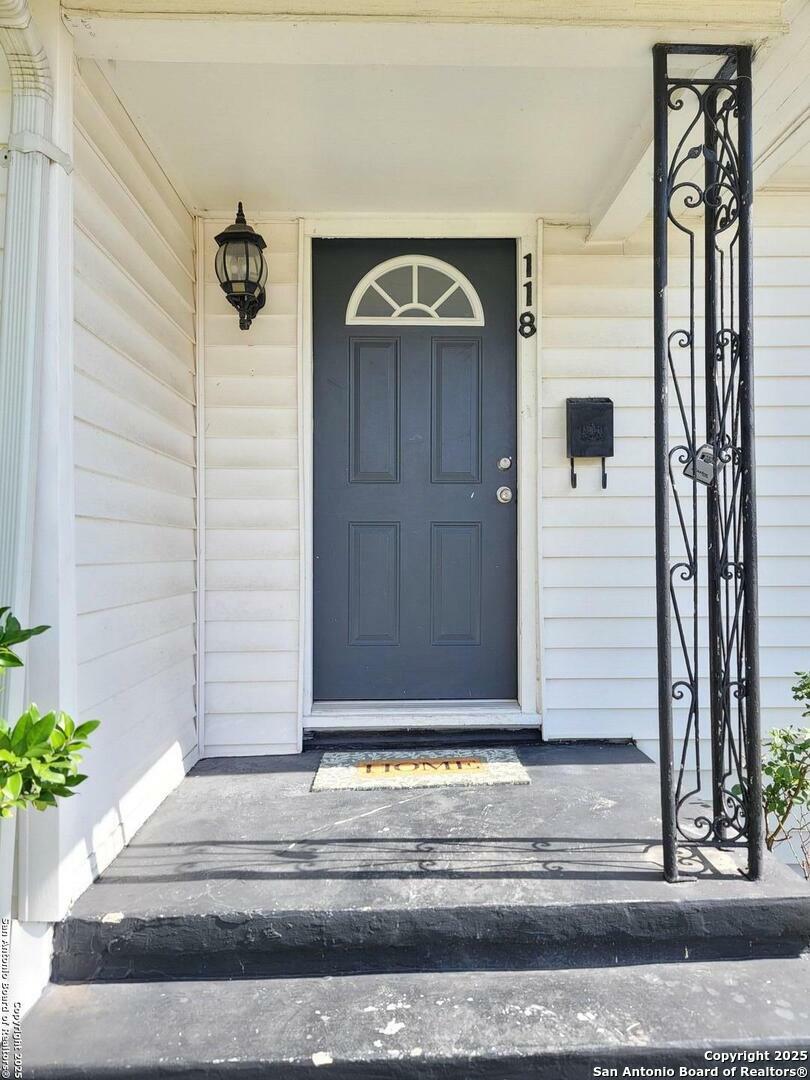 Property Photo:  118 El Monte  TX 78212 