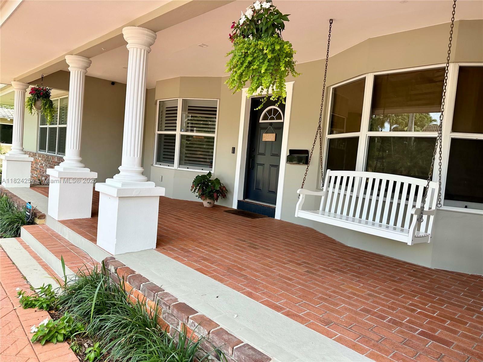 Property Photo: 1330 Harrison St FL 33019