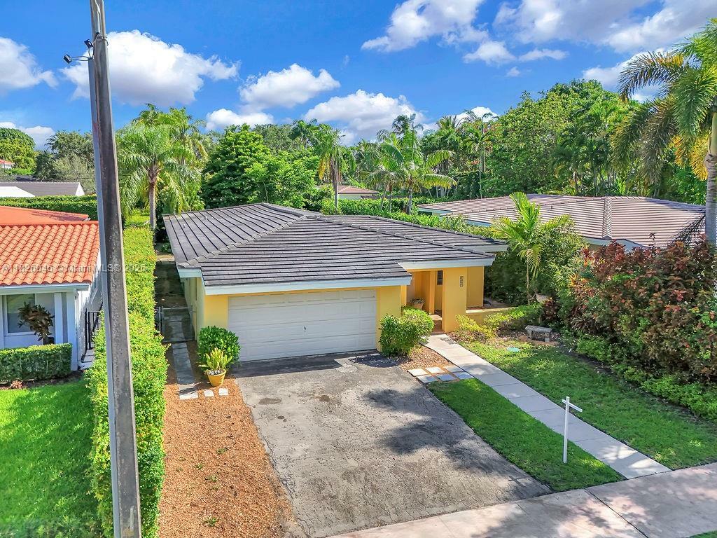 Property Photo: 527 Gerona Ave FL 33146