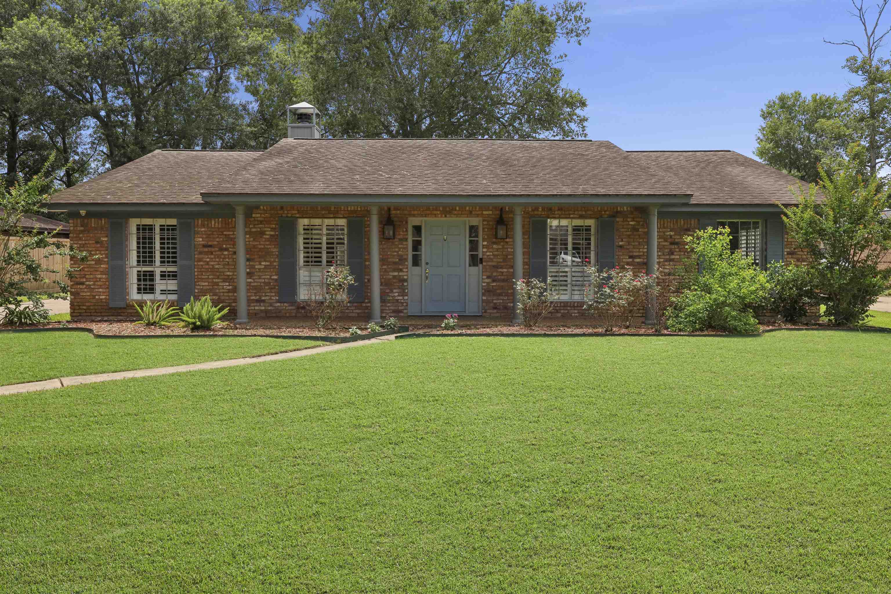 Property Photo: 1135 Ivy Lane TX 77706