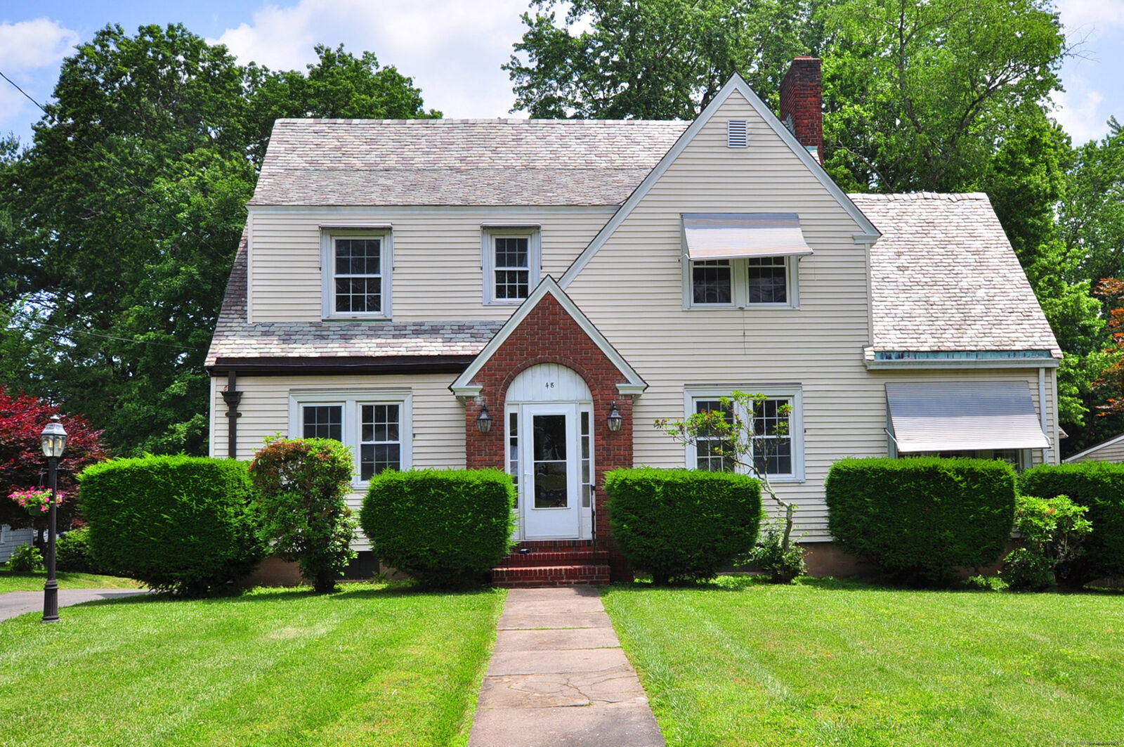 Property Photo: 48 Arnoldale Road CT 06119