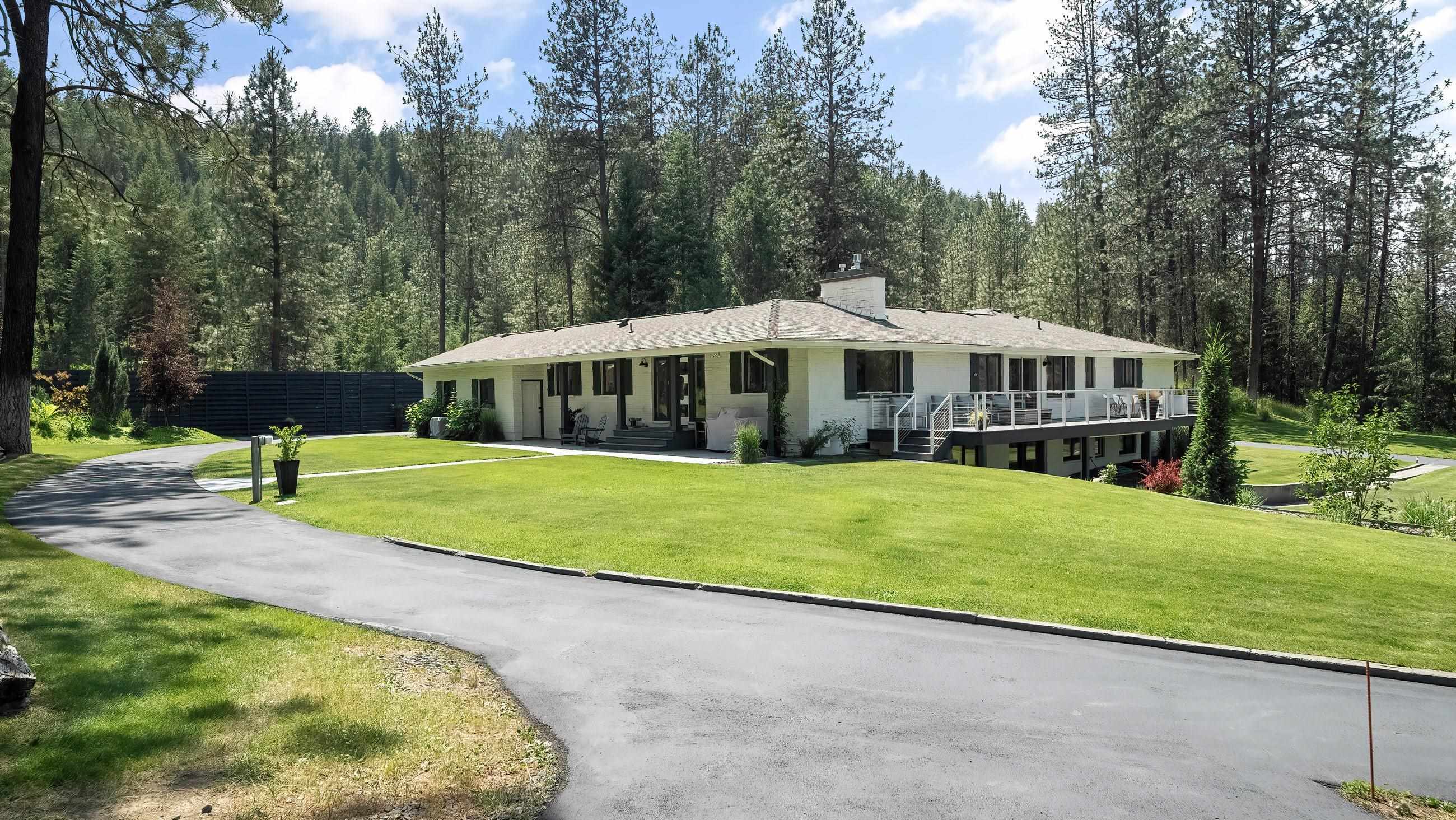 Property Photo: 2710 W Regina Ln WA 99218