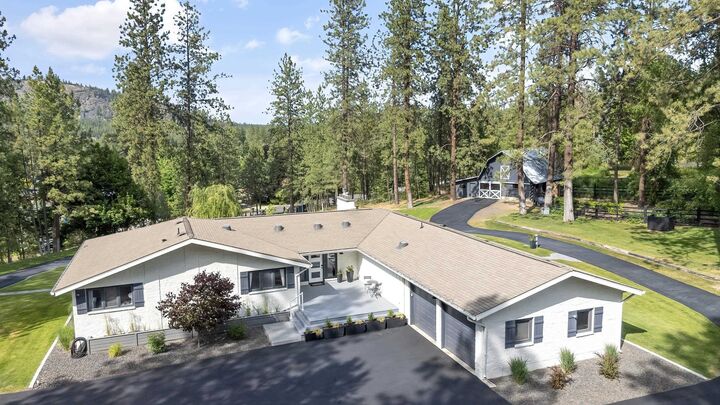 2710 W Regina Ln  Spokane WA 99218 photo