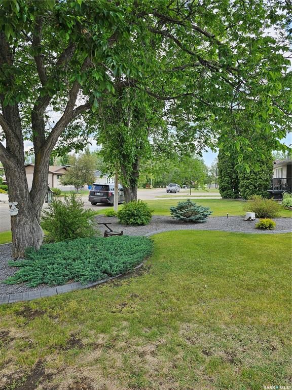 Property Photo:  132 10th Avenue E  SK S0K 4L0