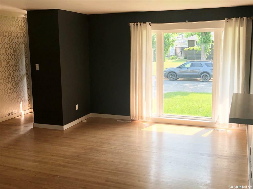 Property Photo: 712 Empress Street SK S4T 5C8