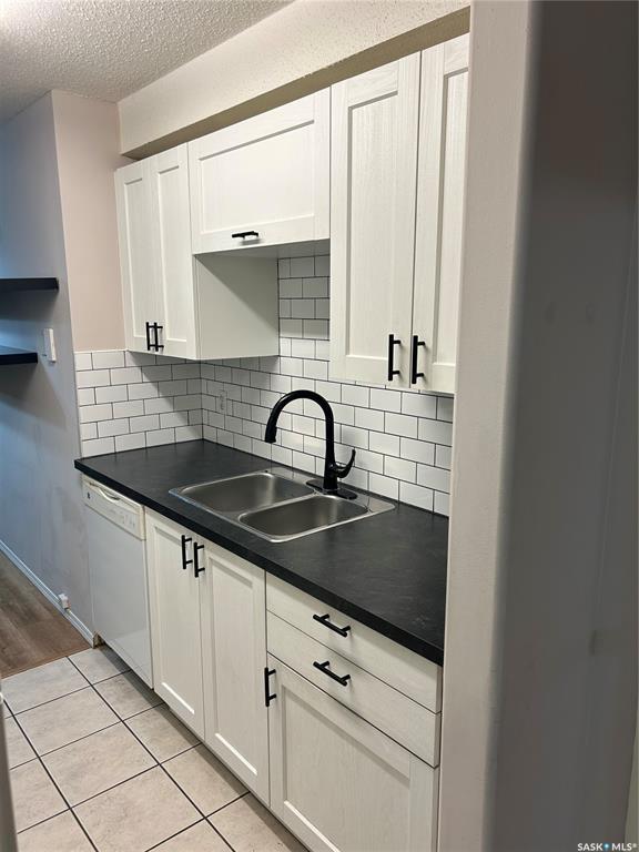 Property Photo: 425 115th Street E 1211 SK S7N 2E5