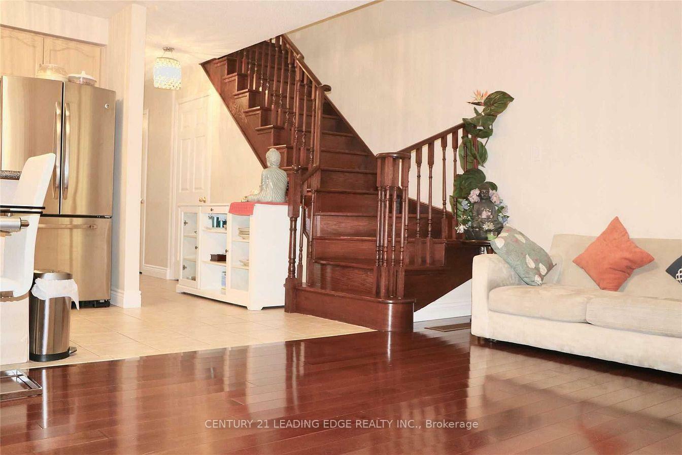 Property Photo:  7397 Jaysnest Road Upper  ON L5N 8J3 