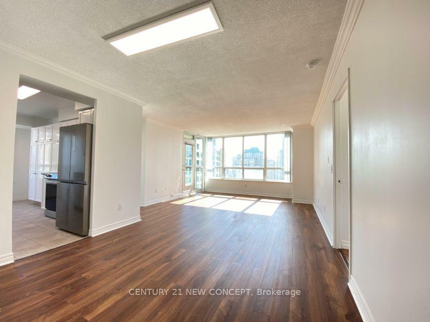 Property Photo: 18 Parkview Avenue 2006 ON M2N 7N7